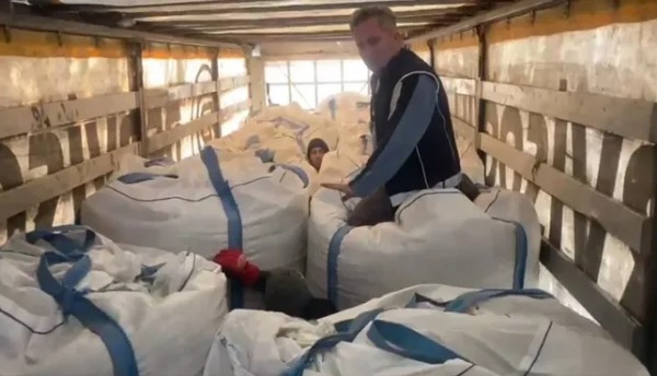 Amasya'da göçmen operasyonu: Çuvalların arasına saklanmışlar!